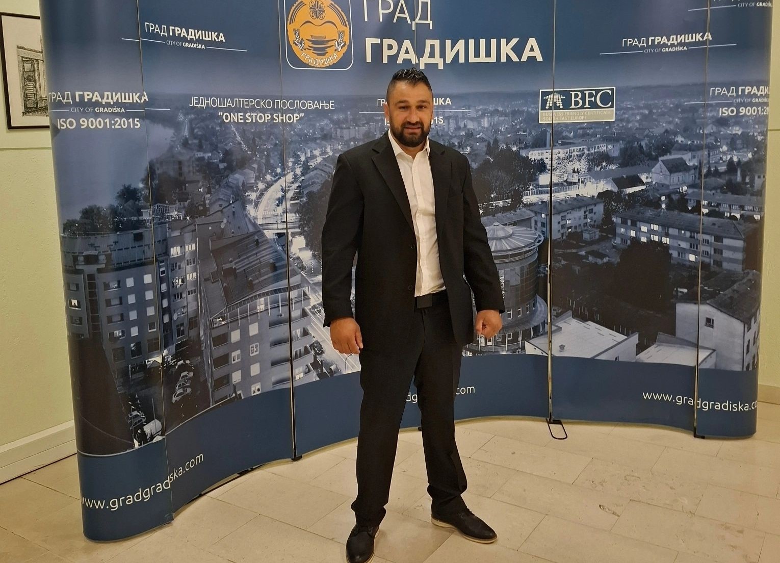 Ismet &Scaron;arić