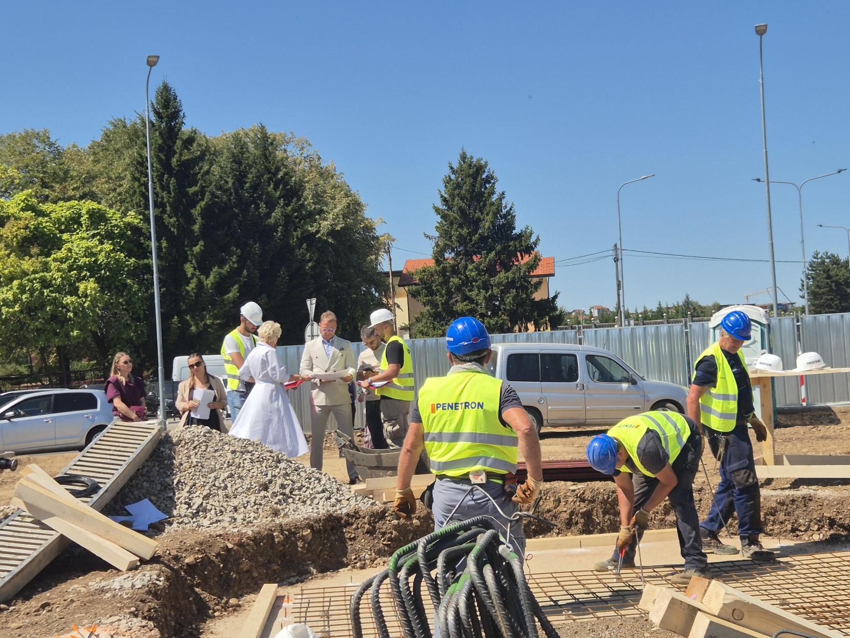 Spomenik u kružnom toku