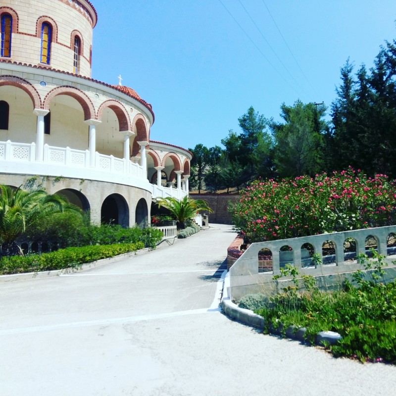 ZATVOREN MANASTIR SVETOG NEKTARIJA NA EGINI Monahinje oboljele od korona virusa
