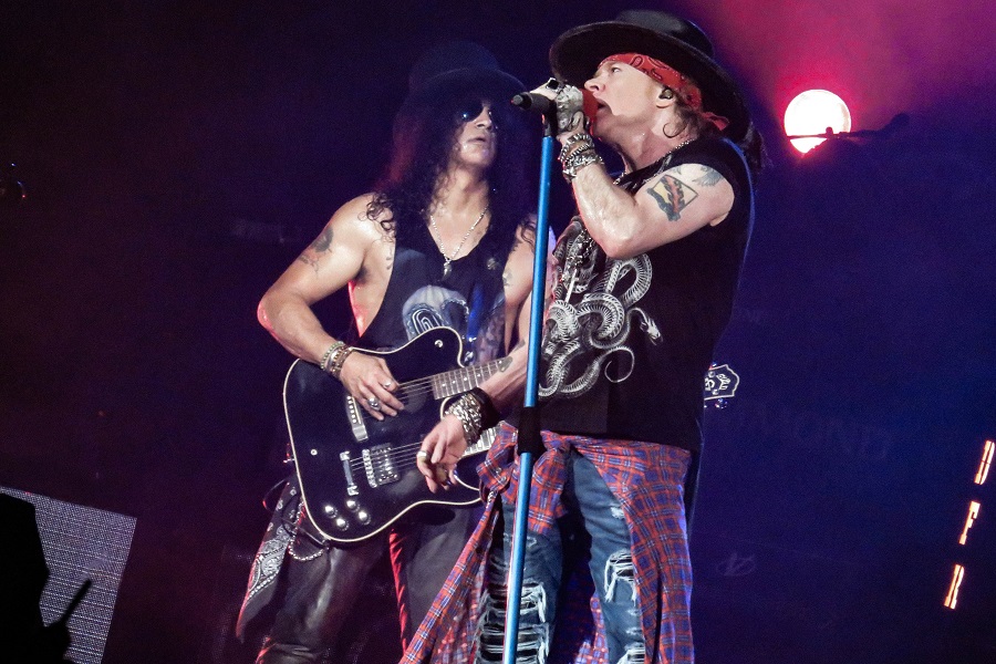 GUNS N' ROSES PRVI ROCK BEND KOJI JE NASTUPIO NA "ALLEGIANT" STADIONU U LAS VEGASU