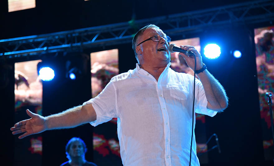 HALID BEŠLIĆ OBEĆAVA SPEKTAKL Koncert u Doboju sinoć odgođen zbog nevremena, večeras se očekuje rekordna posjeta