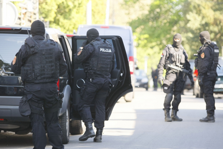 POLICIJA PRIVODI UBICE PORODICE ĐOKIĆ Organizator zločina napustio Srbiju, ostali redom idu na poligraf