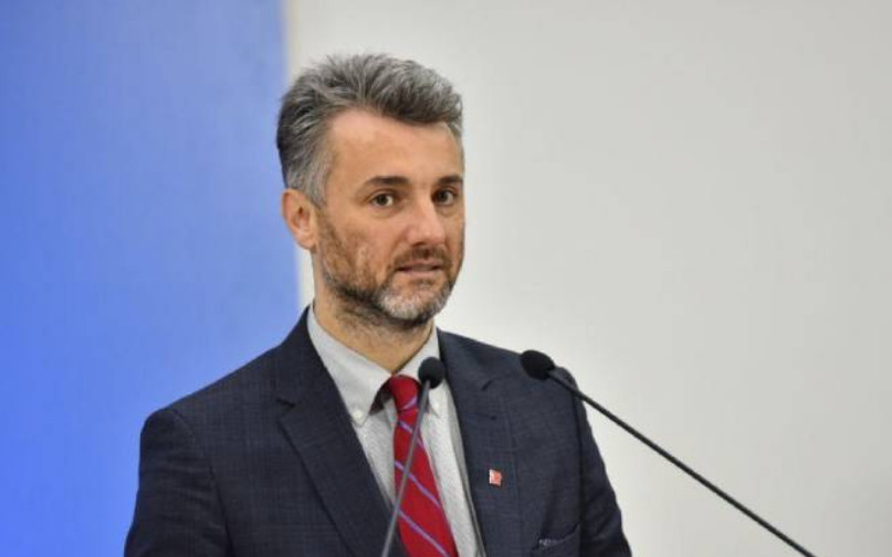 VUČIĆ SE OGLASIO POVODOM SMRTI LANETA GUTOVIĆA: Sa tugom sam primio vijest o smrti...