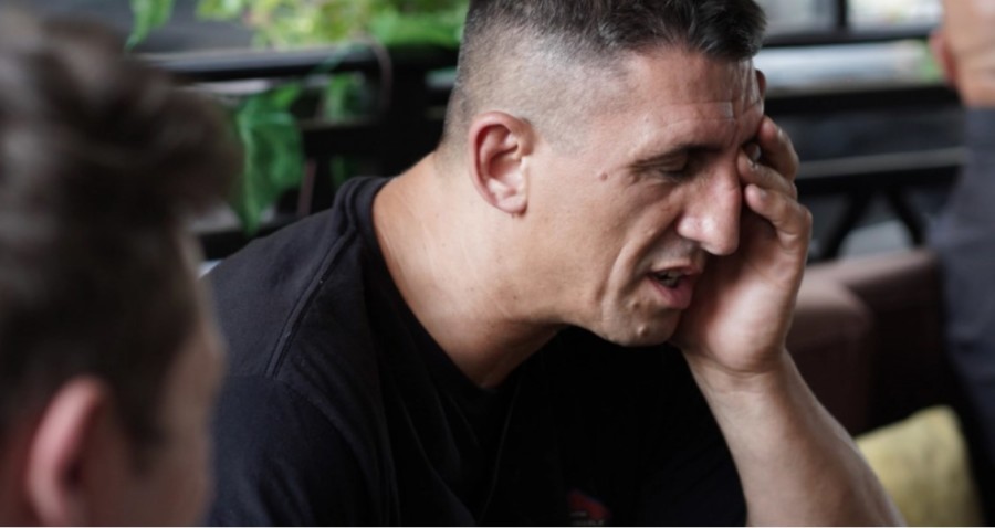KRISTIJAN PRECRTAO TETOVAŽU SA IVANINIM LIKOM: Tako se to radi sa izdajicama, stavio sam krst (FOTO)