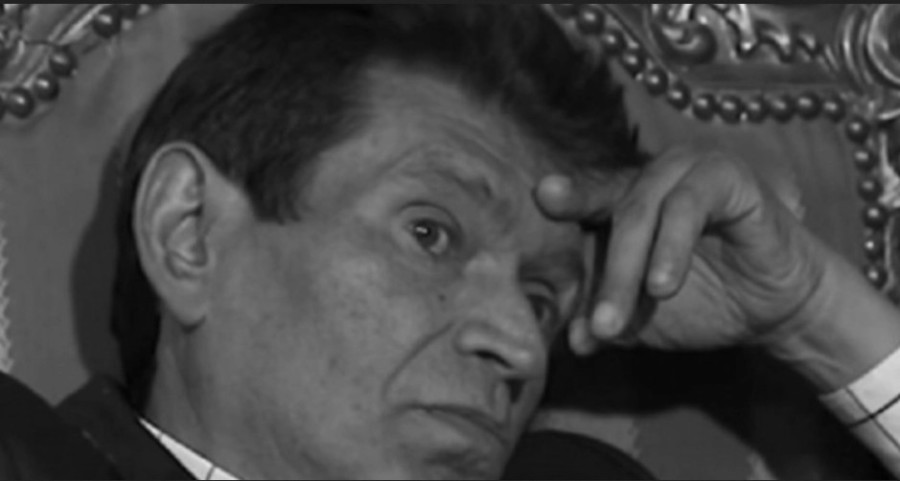 MISLIO JE DA NE ZNA DA PJEVA, A JEDAN SUSRET U KAFANI MU JE ZAUVIJEK PROMIJENIO ŽIVOT! Danas se navršava šest godina od smrti legendarnog Sinana Sakića, a ove detalje o njemu malo ko je znao