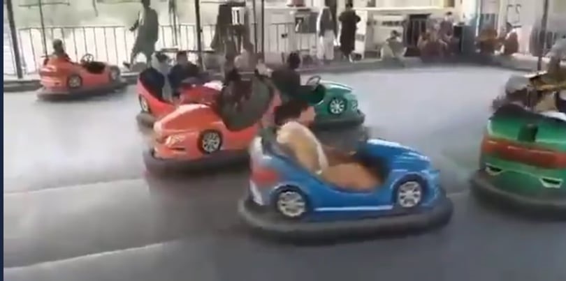 NEVJEROVATNO: Talibani u luna parku i teretani (VIDEO)
