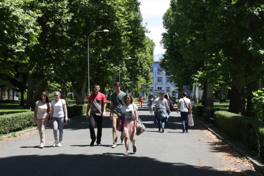 SJEDNICA VLADE RS Redovni studenti mogu da odahnu, školarina ostaje ista