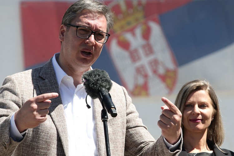 VUČIĆ:  Razgovaraću sa Šmitom
