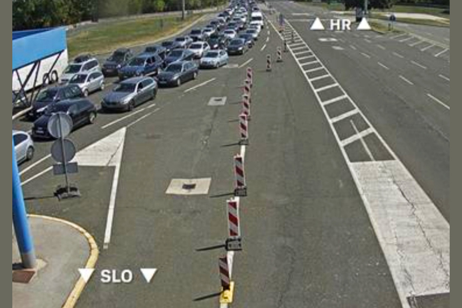 HAOS NA GRANIČNIM PRELAZIMA! Sezona godišnjih odmora u jeku: U Gradišci se čeka satima u oba smjera