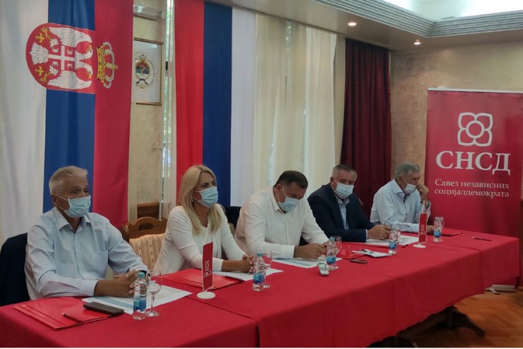 SNSD NASTAVLJA SA BLOKADOM SKUPŠTNE: "Stanivuković neka isplati porodiljama 500 KM!"