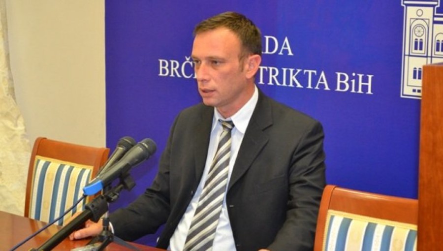 UHAPŠEN OSUMNJIČENI ZA PALJENJE AUTOMOBILA POSLANIKA