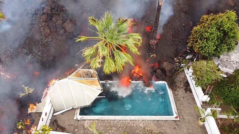 LAVA 'PROGUTALA' BAZEN u Španiji (VIDEO)