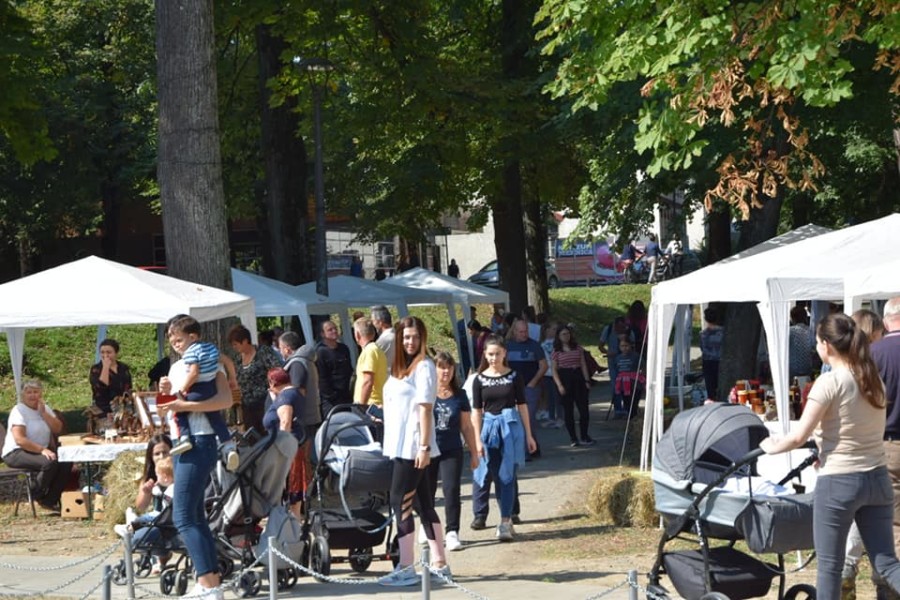 TESLIĆ: Održana manifestacija „Plodovi sela – Domaće je najbolje“