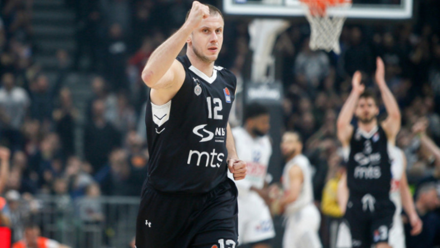 PARTIZAN pobijedio Efes, Veličković se oprostio od košarke