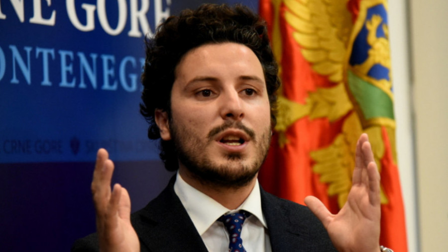 SRUŠIĆU VLADU! Abazović prijeti Krivokapiću