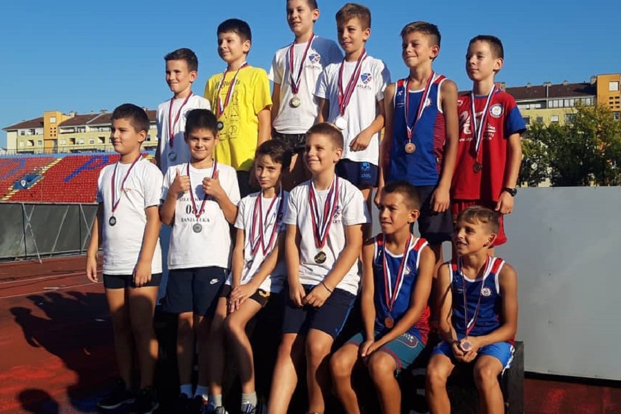 ATLETIČARI KLUBA CROSS: Opet bili odlični, došli do novih medalja!