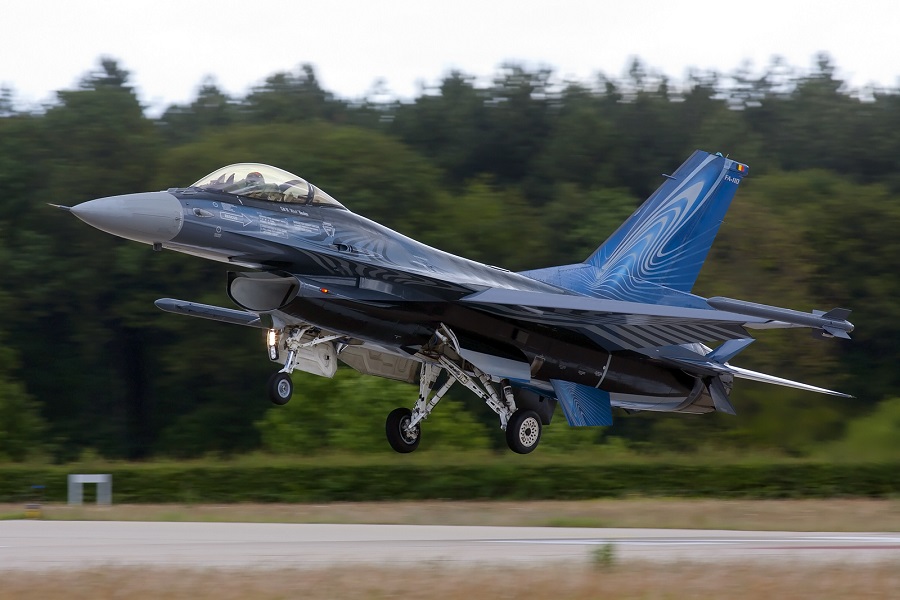 "OPASNO" POJAČANJE Prvi F-16 stigli u Ukrajinu