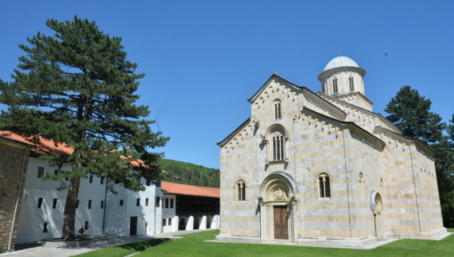 I ZVONA NA KOSOVU POZDRAVILA JOANIKIJA
