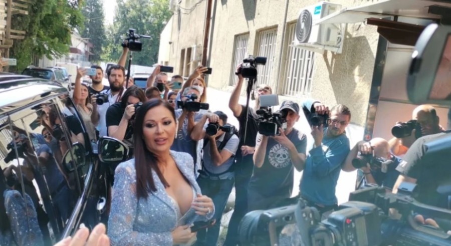 STIGLA NA GRAND Ceca izdominirala u seksi kombinaciji