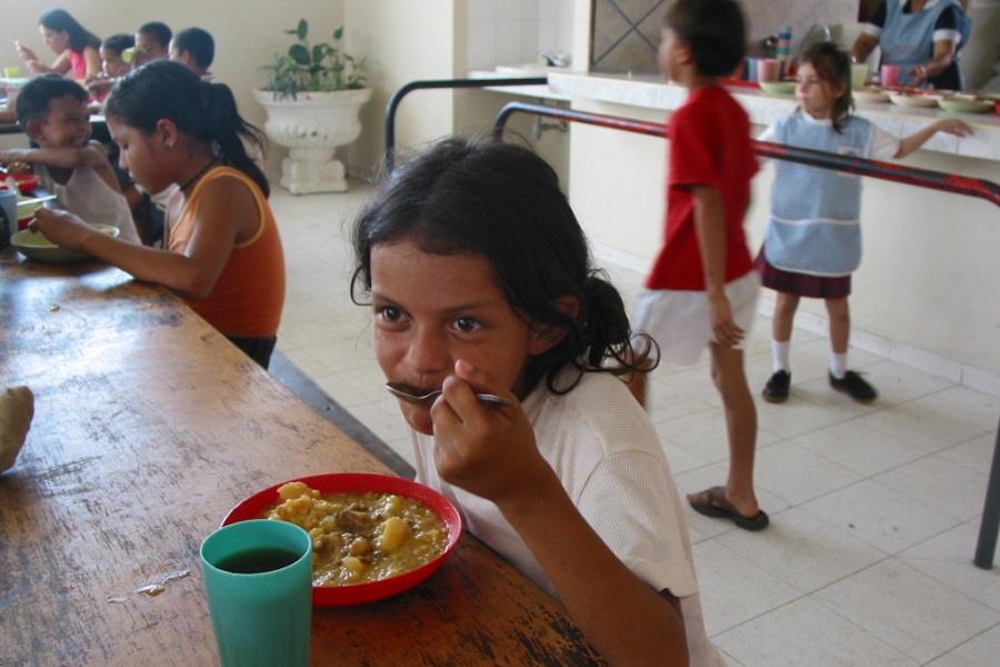 DIREKTOR UNICEF-a: Milion avganistanske djece u opasnosti!