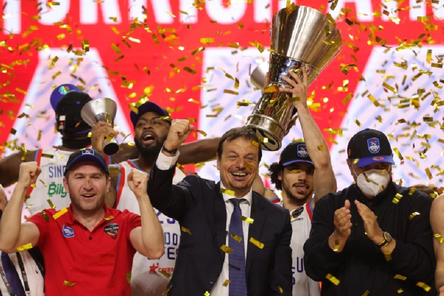 UDARIO JE JAKO! Ataman podigao na noge košarkašku Evropu!
