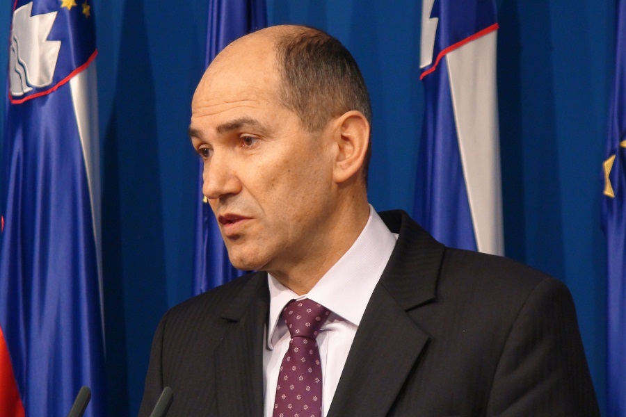 "VRAG JE ODNIO ŠALU" Janša pozvao Slovence: Naoružajte se!
