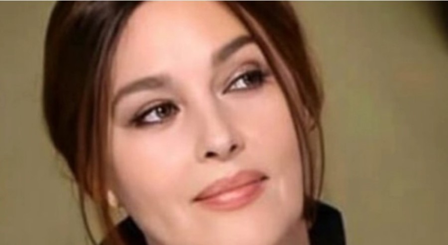 MONIKA BELUČI SAKRILA LICE, ALI OTKRILA DONJI VEŠ Holivudsku glumicu svi prepoznali, iako je nosila masku