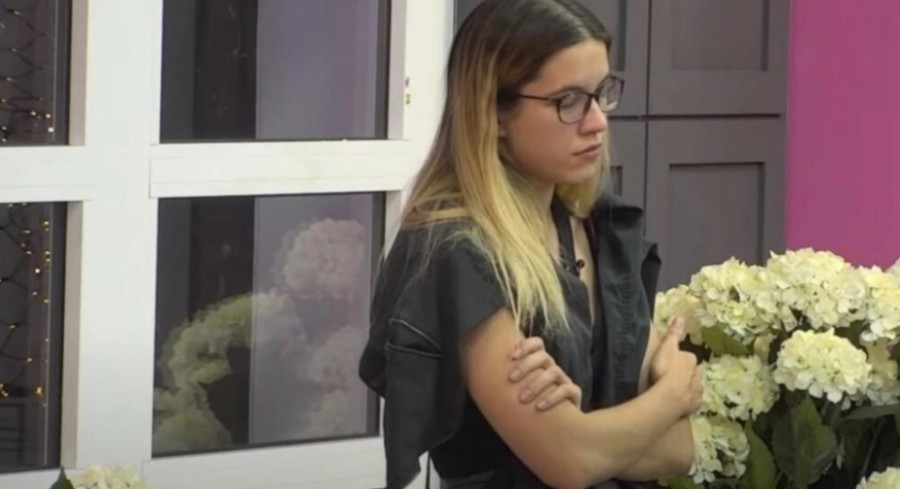 OTAC MI JE SAMO SPONZOR Nakon ispovijesti o jezivom silovanju, Mia otvorila dušu i progovorila o mračnim tajnama svojih bogatih roditelja!
