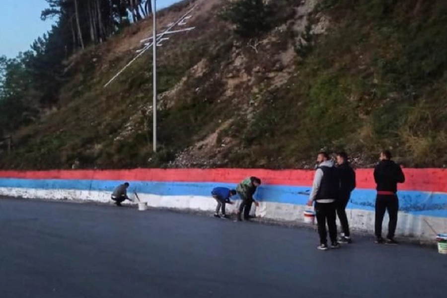 BERANE DOSTOJNO DOČEKUJE PATRIJARHA! Krst na brdu i najveća trobojka u slobodnoj Crnoj Gori, simbol vječne borbe protiv zla (FOTO)