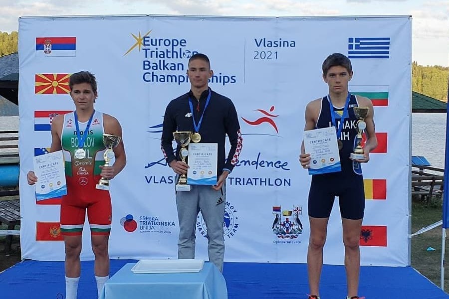 VLASINSKO JEZERO UGOSTILO SPORTISTE Prvenstvo Balkana u triatlonu