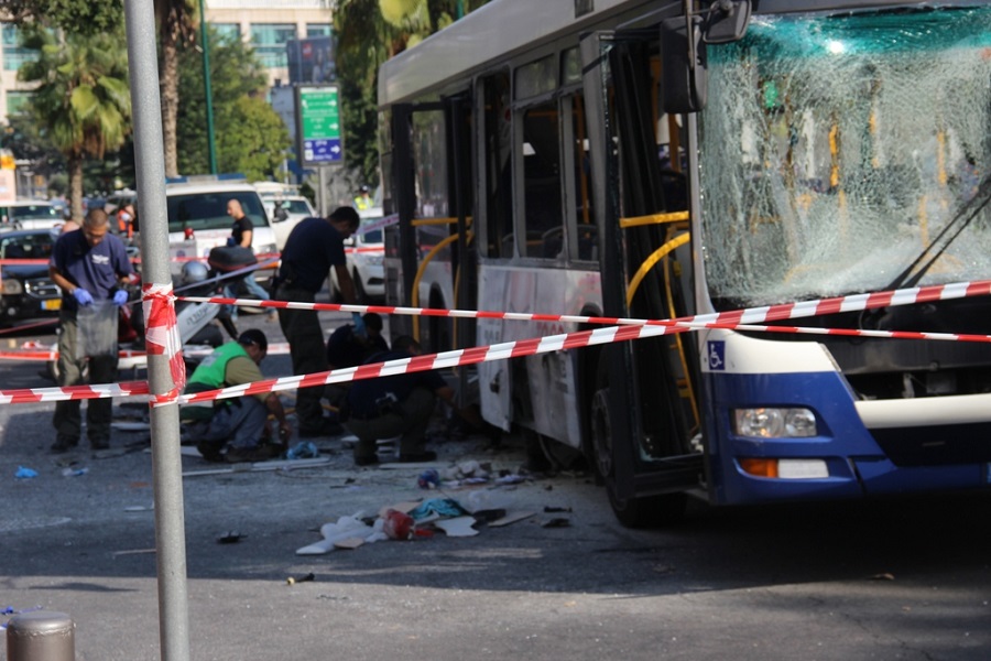 SUDARILI SE KAMION I AUTOBUS: Najmanje četvero mrtvih!