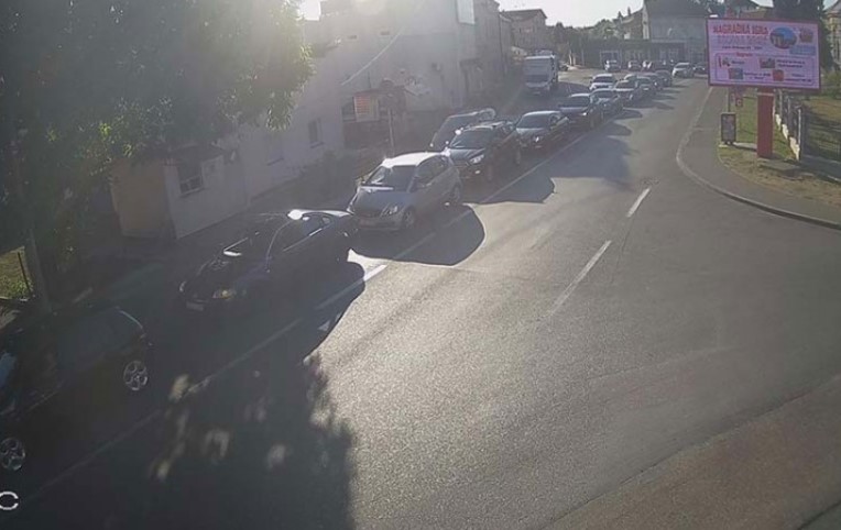 POJAČAN SAOBRAĆAJ na graničnom prelazu u Gradišci