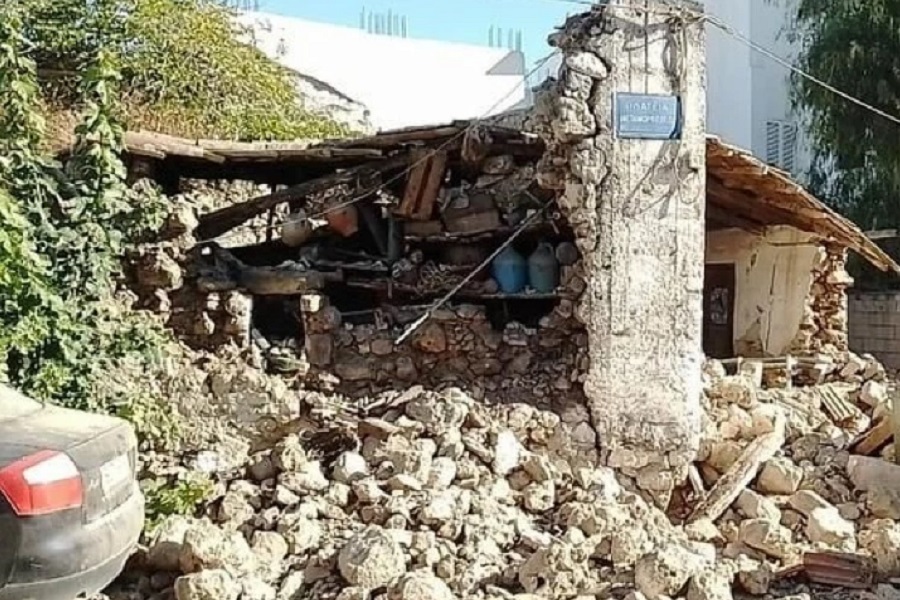 PRVE FOTOGRAFIJE SA KRITA! Zemljotresi nanijeli veliku štetu, cigle po ulicama, oštećene kuće i crkve (FOTO)