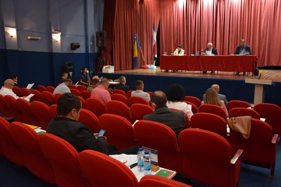 REBALANSOM BUDŽET VEĆI ZA 28 ODSTO Zasijedala Skupština opštine Teslić