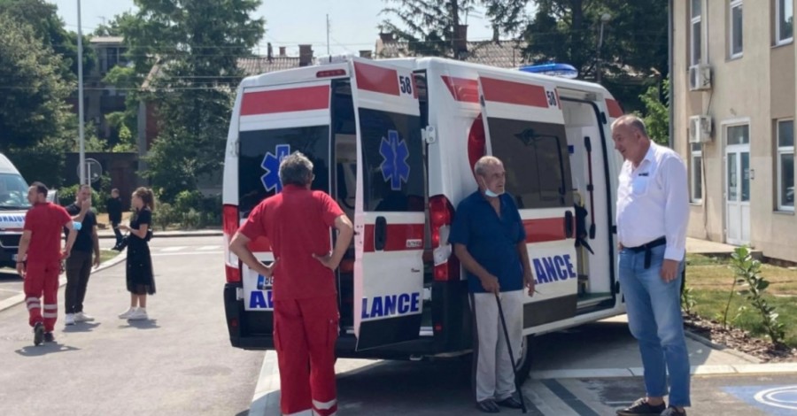 POTRESNA ISPOVIJEST KOMŠIJA NASTRADALE BEBE U KRALJEVU: "Taj prizor djevojčice kako pada sa drugog sprata..."