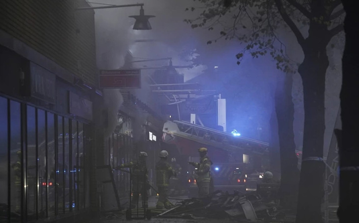 EKSPLOZIJA U GETEBORGU-Merdevinama su izvlačili ljude iz stanova, četiri osobe teško povređeno, desetine u bolnici (FOTO)