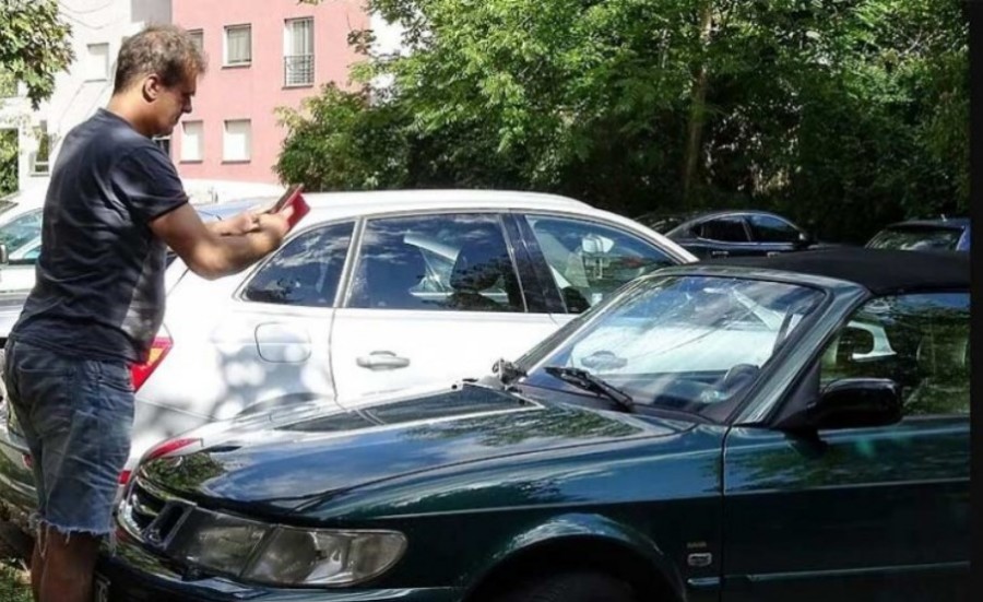 SERGEJU TRIFUNOVIĆU u rodnom Mostaru demolirano vozilo na parkingu