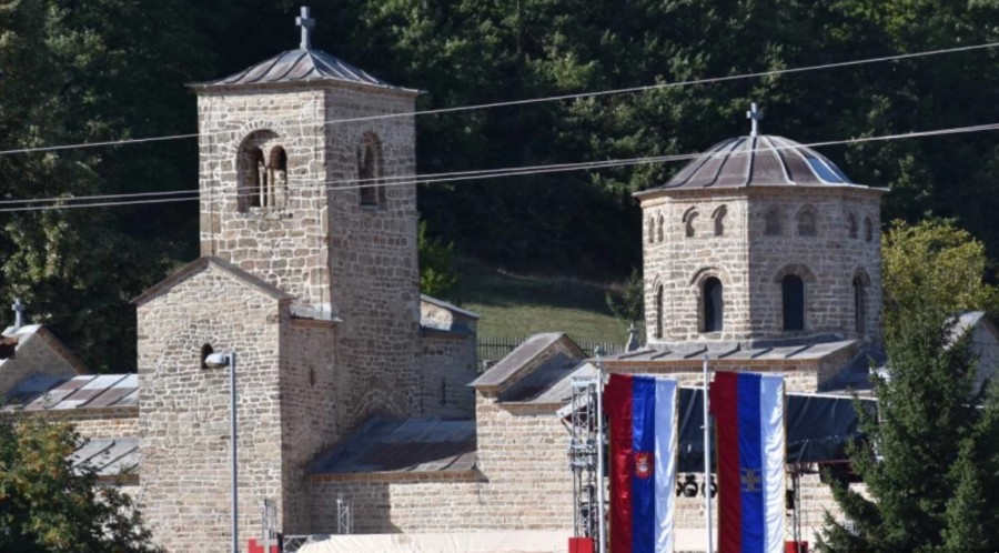 UŽIVO IZ BERANA Bezbjednosne snage raspoređene su oko manastira Đurđevi Stupovi, sve spremno za dolazak Porfirija
