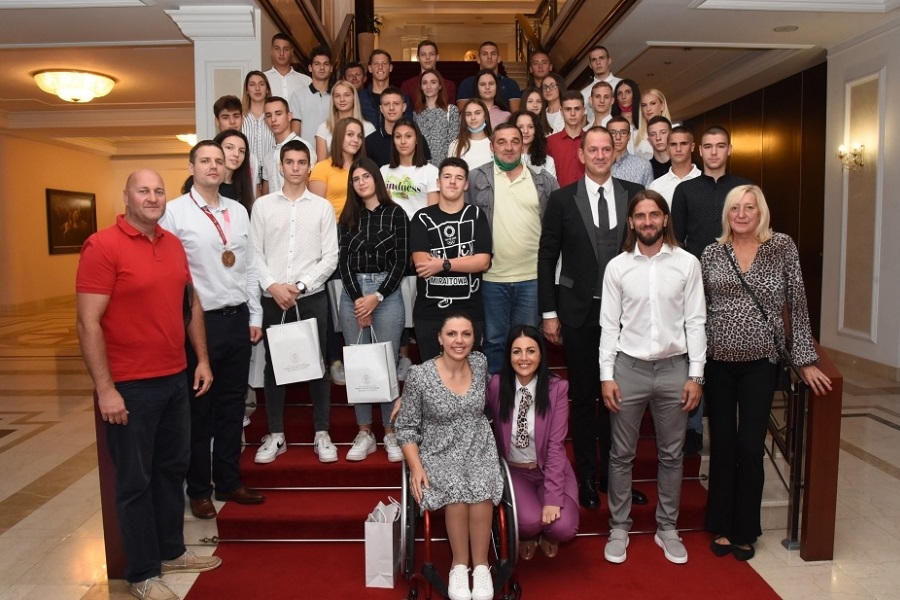 MINISTARSTVO PORODICE, OMLADINE I SPORTA: Promovisani sportisti stipendisti