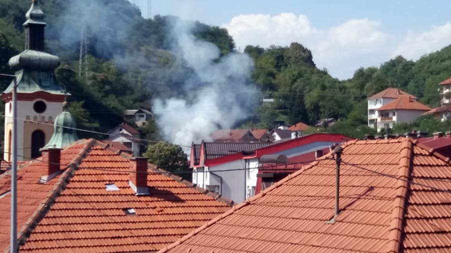 POŽAR U ZVORNIKU Izgorjela krovna konstrukcija