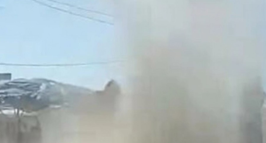 TORNADO U SMEDEREVU! Radnici mirno posmatrali, dok vrag nije odnio šalu! Nevjerovatan snimak, dokaz da majka priroda uvijek iznenadi