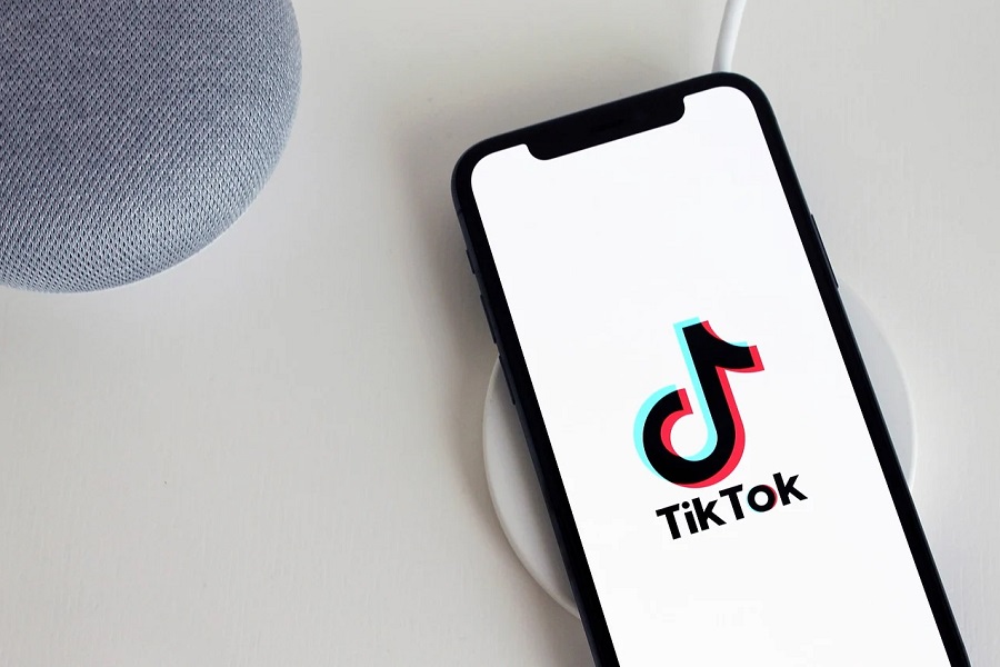 RODITELJI, OBRATITE PAŽNJU! MUP Srpske UPOZORAVA: Bizarna igra na "Tik-Toku