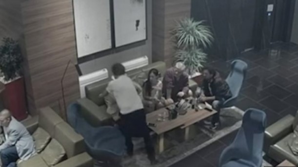 DRAGANU BJELOGRLIĆU PRIJETI ZATVORSKA KAZNA zbog napada na režisera