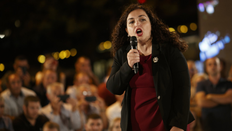 PRVA ŽENA KOSOVA TJERA ALBANCE I EU NA AKCIJU Izvršiti pritisak na Srbiju