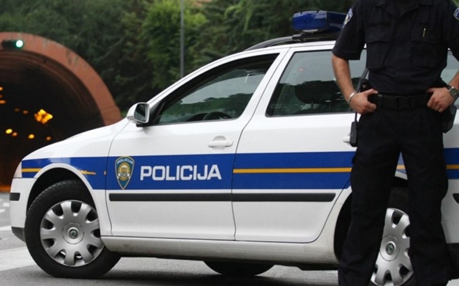 KRAĐA U KNINU Ukrao kameru u vlasništvu MUP-a