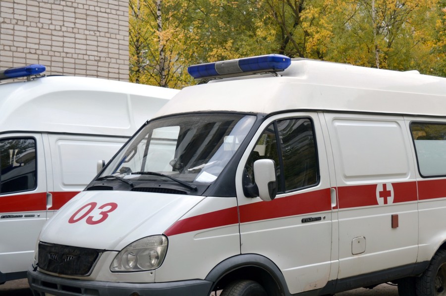 DIJETE PALO SA TERASE, ljekari mu se bore za život