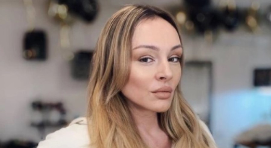ANABELA OTKRILA ŠTA JOJ JE LUNA REKLA PRIJE ZADRUGE Pjevačica prizala kako se osjećala dok je gledala kako se život njene ćerke ruši!