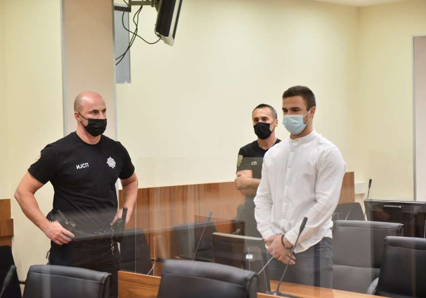 "OVO JE SRAMOTNA PRESUDA!" Vajukić svirepo ubio starca, a osuđen na 10 godina robije, kćerka u suzama i nevjerici