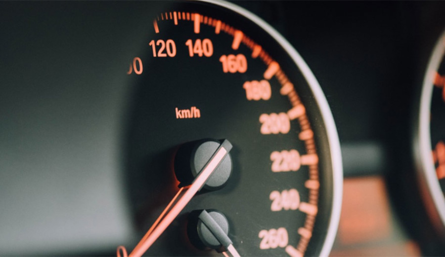 SNIMAO SE ZA TIK TOK Divljao brzinom od skoro 300 km/h