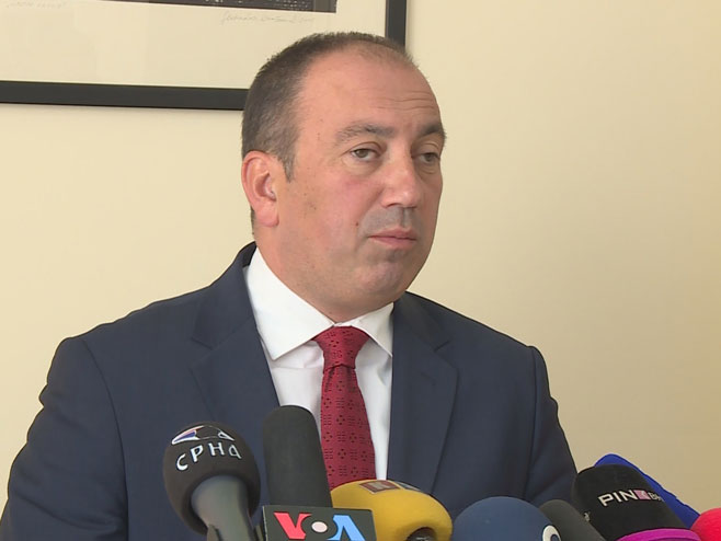 Crnadak: Nastup predsjednice Srpske neprikladan čak i za kafanske rasprave
